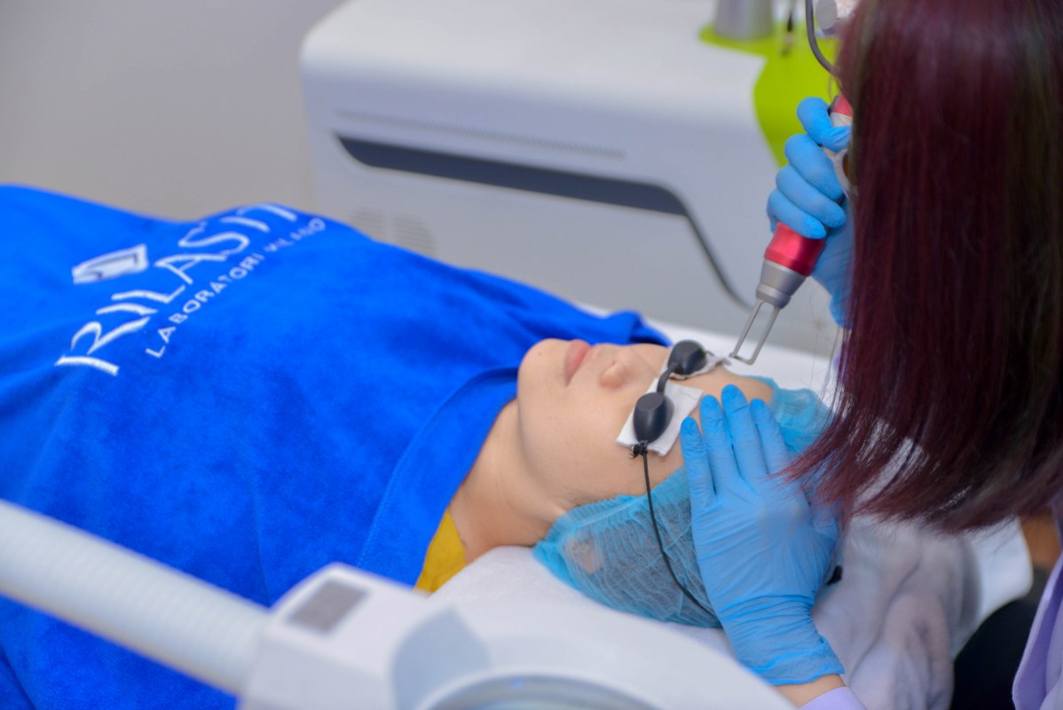 ACNE TREATMENT LIGHT