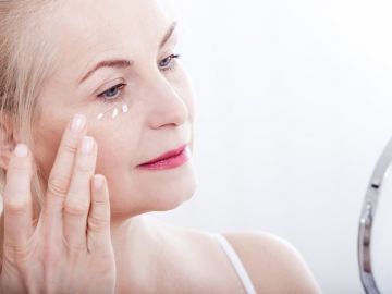 Lưu ý chăm sóc da sau tuổi 60