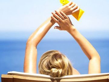 Top 5 kem chống nắng cho da dầu nhạy cảm được yêu thích hiện nay