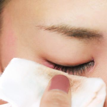 Tẩy trang mắt thế nào là đúng và an toàn?