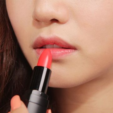 Tuyệt chiêu để môi hết xỉn màu và khô ráp do đánh son