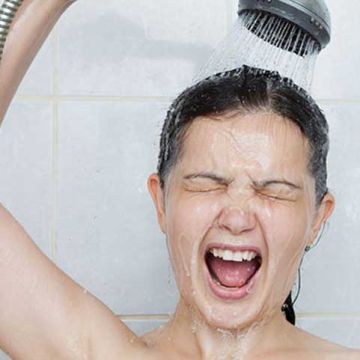 Sai lầm nghiêm trọng khiến da càng nứt nẻ, bong tróc