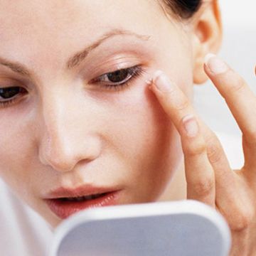 Xóa vết chân chim chỉ với 3 bước đơn giản