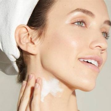 Một vài mẹo chăm sóc da vùng cổ giảm nếp nhăn, chống lão hóa