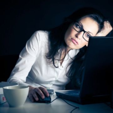 Cách chăm sóc da cho người thường xuyên thức khuya