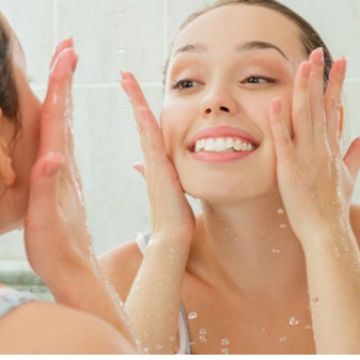 Kiểm tra độ ẩm cho da bằng cách đơn giản