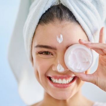 Chọn kem dưỡng ẩm an toàn cho làn da