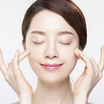 Cách massage mặt đúng cách trở nên tươi trẻ