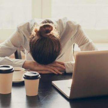 Sự hình thành nếp nhăn đuôi mắt