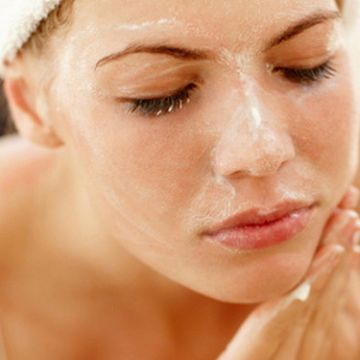 Da không bị bong tróc, sần sùi dù thời tiết hanh khô