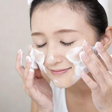 6 thói quen nhỏ nhưng loại bỏ tình trạng mụn trứng cá