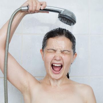 Tắm nước lạnh điều gì sẽ xảy ra với làn da?