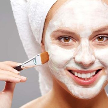 Trị mụn cực nhanh chỉ bằng cách dùng sữa chua